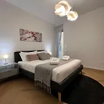 Lejlighed Luca's Luxury Flat In Palazzo Diaz-private Parking 10 Min Walk-fee Como