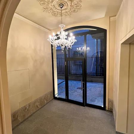 Luca's Luxury Flat In Palazzo Diaz-private Parking 10 Min Walk-fee * Como