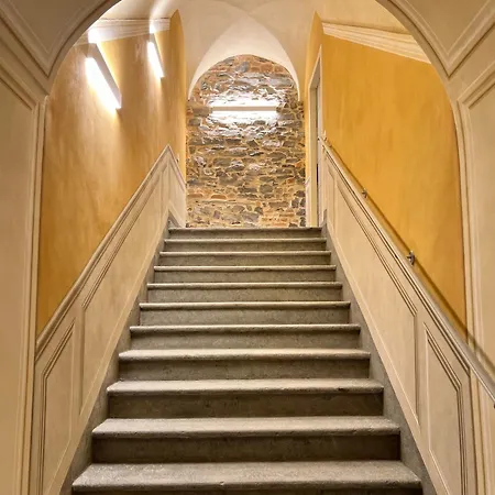 Luca's Luxury Flat In Palazzo Diaz-private Parking 10 Min Walk-fee