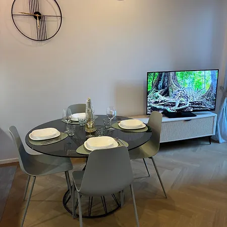 Luca's Luxury Flat In Palazzo Diaz-private Parking 10 Min Walk-fee Apartmán