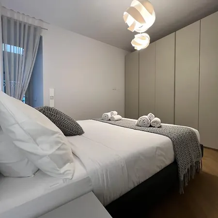 Luca's Luxury Flat In Palazzo Diaz-private Parking 10 Min Walk-fee * Como