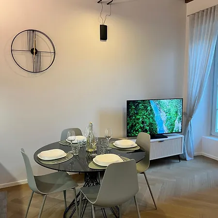 Luca's Luxury Flat In Palazzo Diaz-private Parking 10 Min Walk-fee
