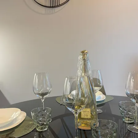 Luca's Luxury Flat In Palazzo Diaz-private Parking 10 Min Walk-fee Apartmán *