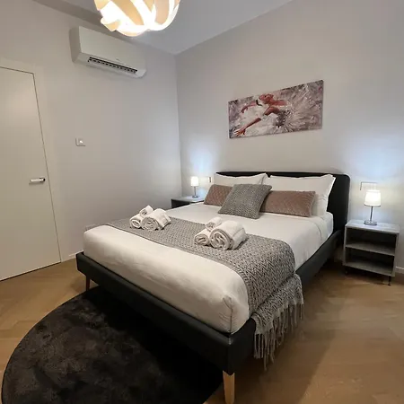 Luca's Luxury Flat In Palazzo Diaz-private Parking 10 Min Walk-fee Apartmán Como