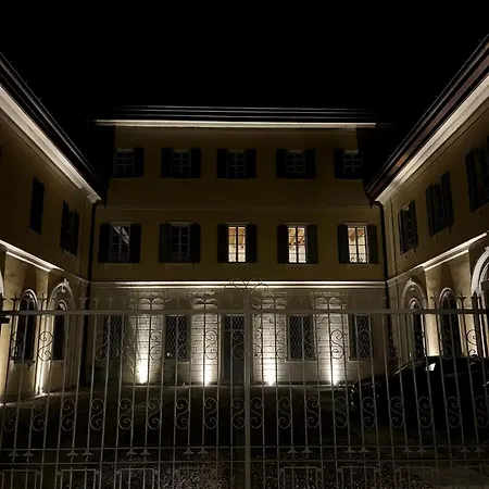 Luca's Luxury Flat In Palazzo Diaz-private Parking 10 Min Walk-fee Lejlighed Como