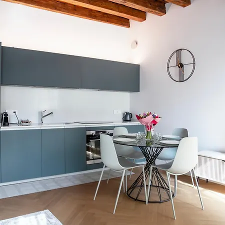 Luca's Luxury Flat In Palazzo Diaz-private Parking 10 Min Walk-fee * Como